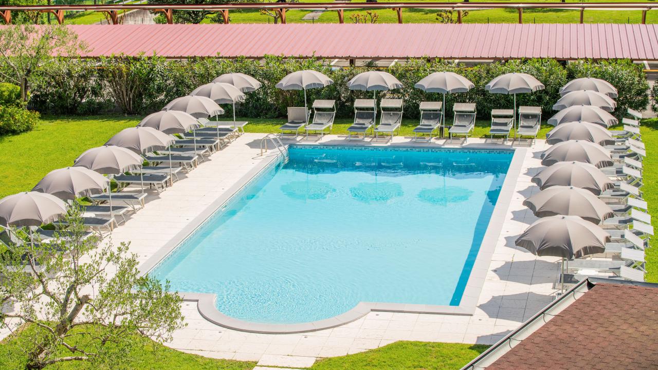 Piscina residence molino